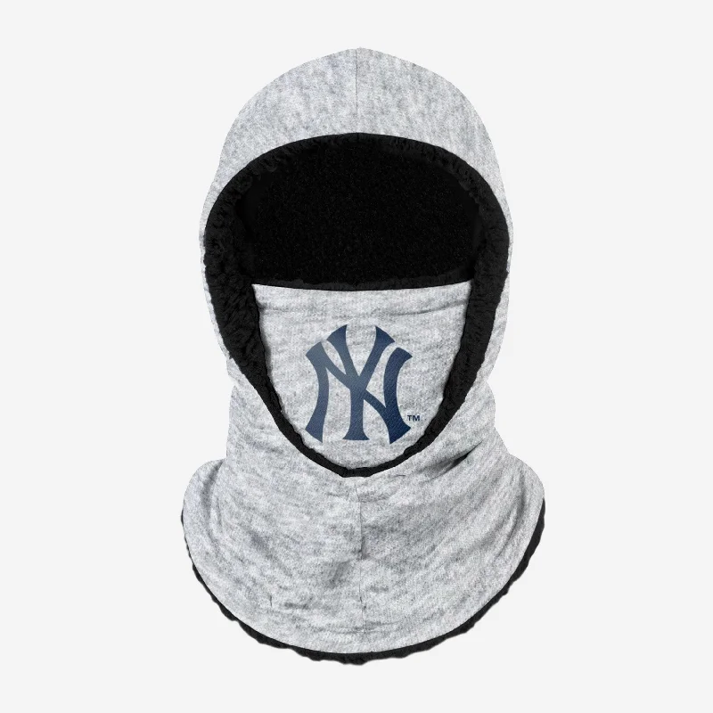 New York Yankees Heather Grey Big Logo Hooded Gaiter Hoodie with Slim Fit Tailored Modern